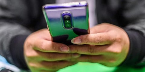 Maharashtra: Thief goes 'digital', seeks online payment from victims to return mobile phones