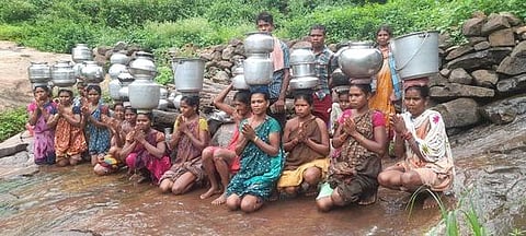 Tribal women protest seeking potable water at Jajulubanda. (Photo | Special Arrangement)