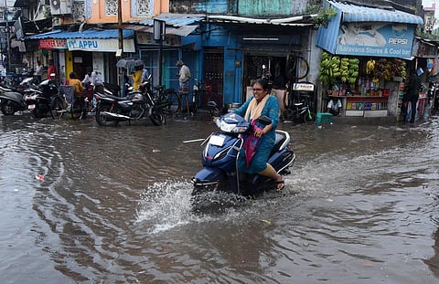 Heavy rain lashed Chennai city on Wednesday afternoon. (Photo | Ashwin Prasath, EPS)