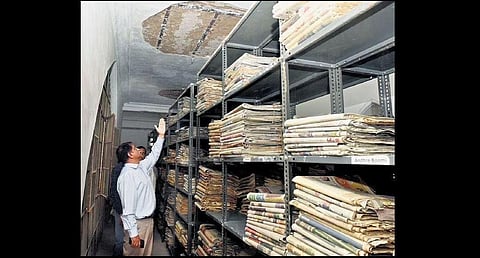 MAUD Principal Secretary Arvind Kumar inspects the State Central Library in Afzalgunj on Wednesday