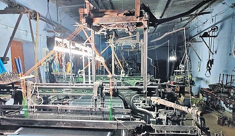 Tamil Nadu weavers’ strike against hike in power tariff enters third day; Rs 35 cr loss daily