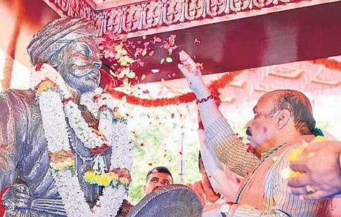 File photo of Chief Minister Basavaraj Bommai pays floral tributes to a statue of Kempegowda