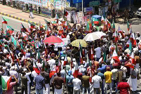 PFI activits taking out a protest march at Highcourt junction in Kochi. (Photo | T P Sooraj, EPS)