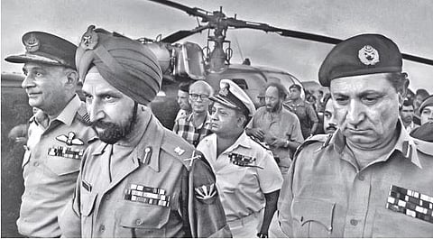 Lt General Jagjit Singh Aurora of the Indian army with Pakistan Army general Amir Abdullah Khan Niazi
