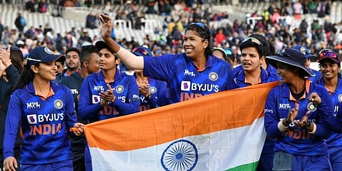 Indian women cricket player Jhulan Goswami  with team. (Photo | BCCI Twitter)