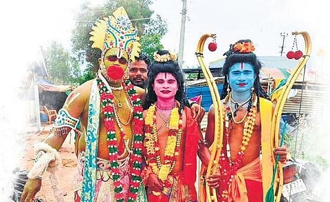 Hagalu Vesha: Telling tales in disguise