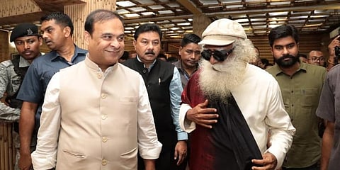 Assam Chief Minister Himanta Biswa Sarma and Sadhguru Jaggi Vasudev. (Photo | Himanta Biswa Sarma Twitter)