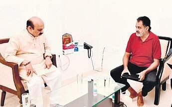 Mohandas Pai calls on CM Basavaraj Bommai in Bengaluru on Sunday