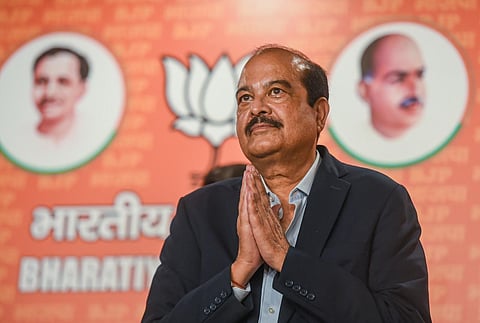 Himachal Pradesh Congress leader Harsh Mahajan joins BJP, in New Delhi. (Photo | PTI)