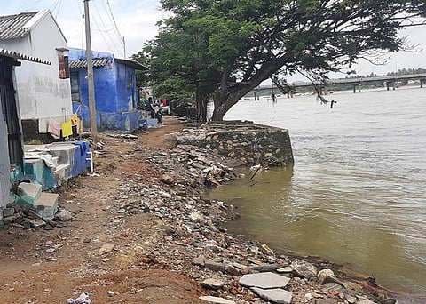 Water recedes, people return home from camps in Erode and Namakkal districts in Tamil Nadu