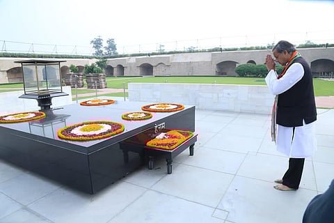 Thiruvananthapuram MP Shashi Tharoor paid homage to Mahatma Gandhi. (Photo | Twitter)