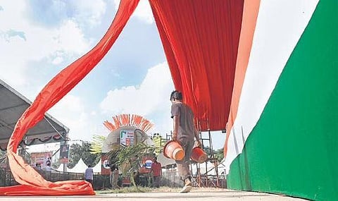 Preparations at Ramlila Maidan ahead of the Congress-led ‘Mehangai Par Halla Bol’ rally to protest against rising inflation | Shekhar Yadav