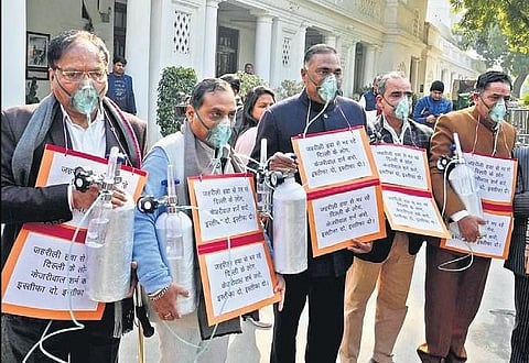 BJP leader Ramvir Singh Bidhuri said the city has become a gas chamber. (Photo | Express)