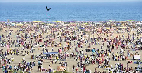 Thousands thronged Marina Beach on Kaanum Pongal on Tuesday | R Satish Babu