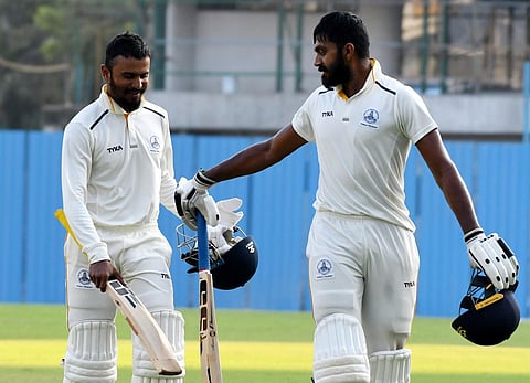 Tamil Nadu batters Pradosh Ranjan Paul and Vijay Shankar in the Ranji Trophy game against Assam at Chepauk, Jan. 18, 2023. (Photo | Ashwin Prasath, EPS)