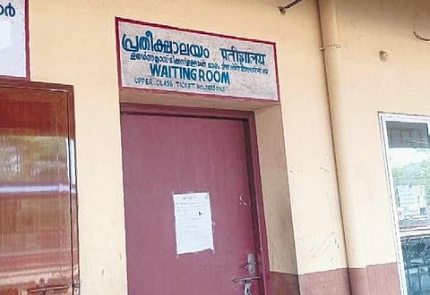 Passengers seek reopening of Tripunithura railway station waiting room 