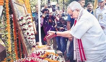 Governor and CM paying tributes to Netaji at his birthplace in Cuttack