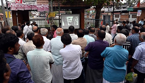 Kozhikode: People watch the BBC Documentary 'India: the Modi question', screened by Youth Congress workers at Kuttichira. (Photo | E Gokul, EPS)