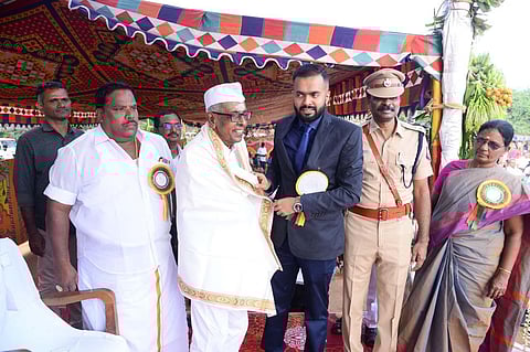 Villagers protest demanding VAO office, allege Alangulam Tahsildar misled CM