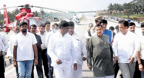 Union Transport Minister Nitin Gadkari inspects Bengaluru-Mysuru Expressway near Ramanagara on Thursday | Udayashankar S