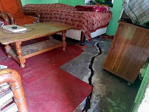 There are a total of 4,500 buildings in Joshimath and 610 of these have developed huge cracks, making them unfit for habitation. (Photo | PTI)