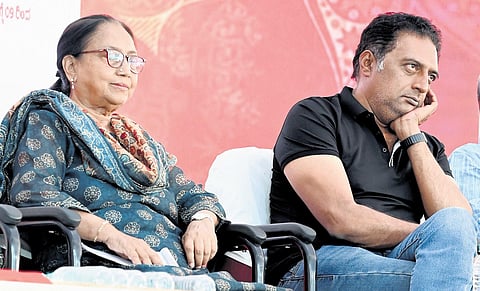 Writer Banu Mushtaq and actor Prakash Raj at the Jana Sahitya Sammelana in Bengaluru on Sunday | Nagaraja Gadekal