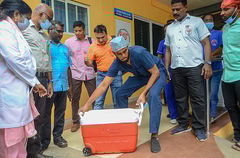Lungs organs transported for transplantation in Chennai from Tirunelveli Medical college hospital. (Photo | V Karthik)