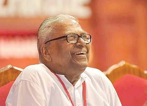 In 2007, a public spat between V S Achuthanandan and Pinarayi Vijayan had led
to the ouster of both from the CPM politburo