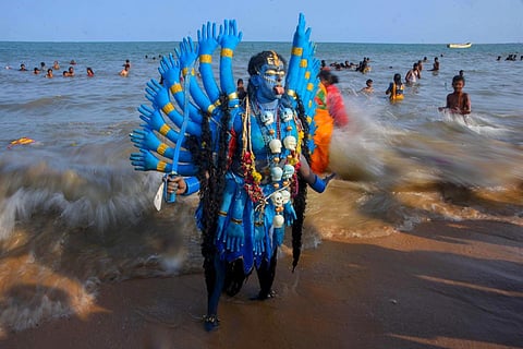 IN PHOTOS | India celebrates Navratri festival season with pomp and piety