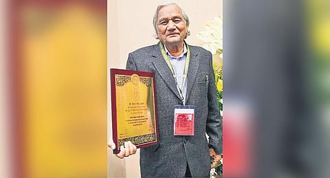 Diwan Singh Bajeli, an eminent theatre critic and Sangeet Natak Akademi awardee.