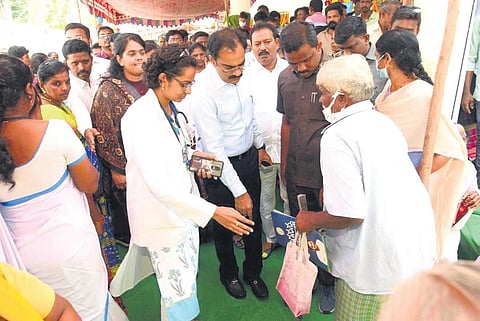 District Collector Venu Gopal Reddy inaugurating urban PHC in Guntur I express