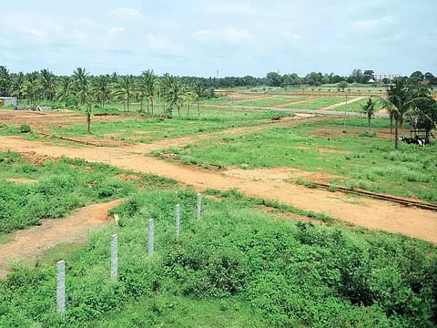 The Visakhapatnam Metro Region Development Authority (VMRDA)  issued a fresh notification for the auction of 14 bulk land parcels at Madhurawada Heights in Visakhapatnam.