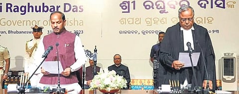Raghubar Das takes oath as the 26th Governor of Odisha at Raj Bhavan in Bhubaneswar, on Tuesday | Express