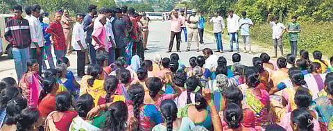 Over 80 people staged road roko at Sanamavu near Uddanapalli following the death of a caste Hindu woman  | Express
