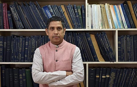 Praveen Chakravarty | twitter @pravchak