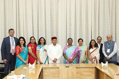 The President of India, Droupadi Murmu with four women entrepreneurs as part of NSRCEL during IIMB Golden Jubilee Celebrations.