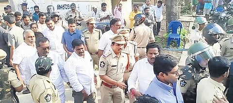 Tension prevailed at Dommeru in East Godavari district on Thursday | Express