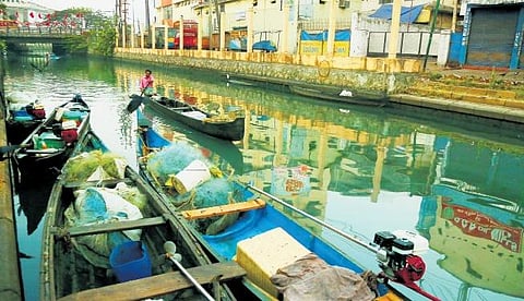 Kizhavanna canal near Ernakulam market