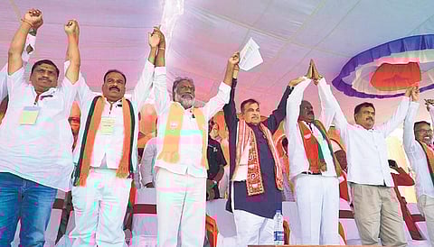 Nitin Gadkari is seen with Yellareddy BJP candidate V Subhash Reddy and others
