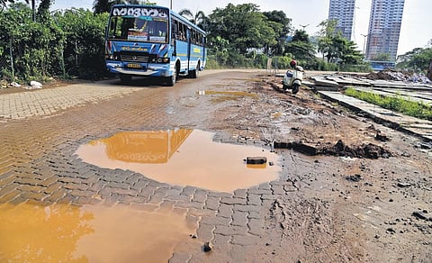 Vyttila Mobility Hub remains shoddy, commuters express frustration