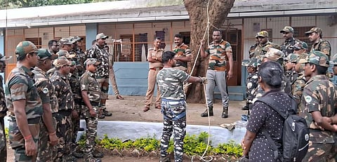 An image of the training for anti-poaching watchers.