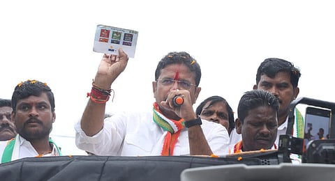 MLA D Sridhar Babu campaigning in Besthapally | Sri Loganathan Velmurugan