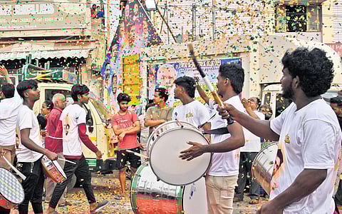 Annamalai receiving a grand reception during ‘En Mann En Makkal’ padayatra in Tiruchy on Tuesday | M K Ashok Kumar