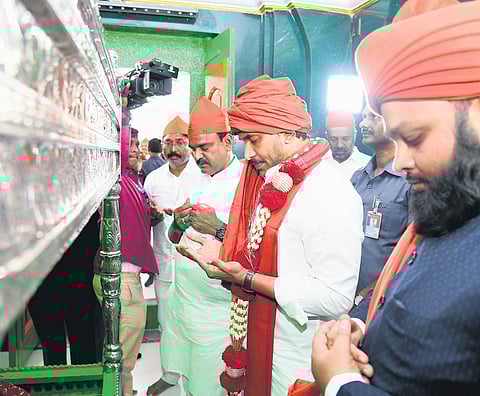 CM Jagan offers prayers at Ameen Peer Dargah in Kadapa on Thursday I Express