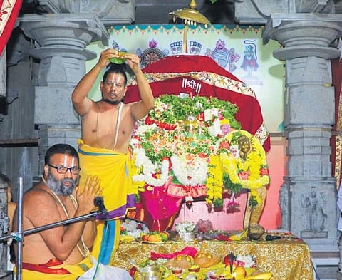 In view of the last Sunday of Karthika Masam, huge number of devotees throng Yadadri temple to worship lord Sri Lakshmi Narasimha Swamy, on Sunday