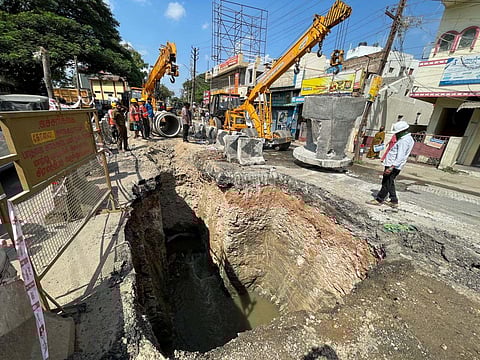 Despite the pipeline busted and the road caved in more than 20 days ago, the officials began the pipeline installation works only on Wednesday which has irked the motorists and the public | Express
