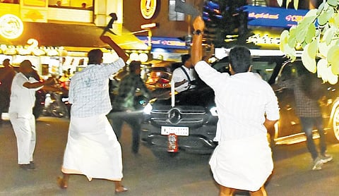 SFI workers waving black flags at Governor Arif Mohammed Khan at Palayam in Thiruvananthapuram on Monday | Express