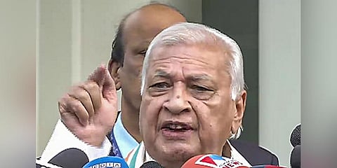 Kerala Governor Arif Mohammed Khan on Monday lashed out at CM Pinarayi Vijayan. (Photo | PTI)