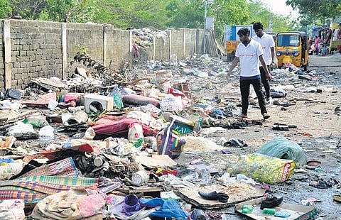 Garbage lies uncleared after recent rain at MGR Nagar in Vyasarpadi | Martin Louis