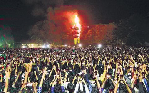 A glimpse of the massive crowd that came to witness the burning of the great Pappanji effigy in Fort Kochi on the last New Year’s Eve. 
